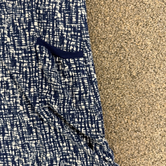 NWT Area Code 407 Size 10 Long Sleeve Navy Blue Pattern Sheath Dress - Picture 2 of 4